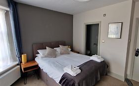 Oyo The Victorian Tap B&B